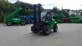 Vorschaubild 1 einer Mietmaschine vom Typ 3 Ton All Terrain Forklift | Manitou M30-4