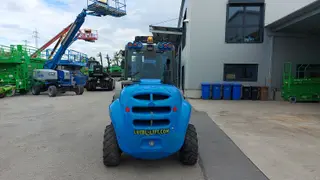 Vorschaubild 3 einer Mietmaschine vom Typ 5 tonne rough terrain forklift | Ausa C500H x4
