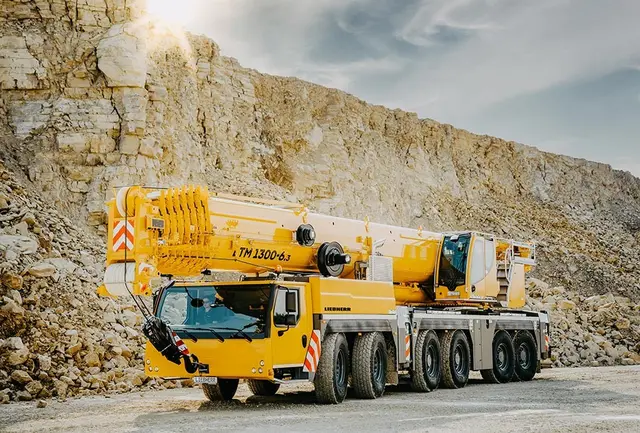 Bild 3 einer Mietmaschine vom Typ mobilný žeriav 300 ton, Liebherr LTM 1300 6.3