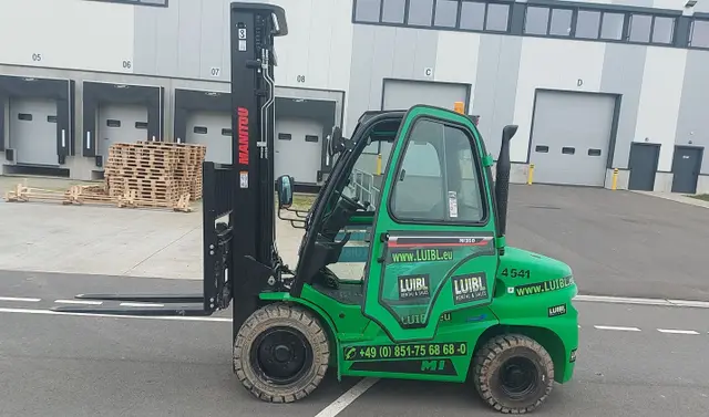 Bild 3 einer Mietmaschine vom Typ 3.5 tonnes diesel | Manitou MI 35 D ST5