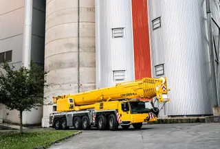 Obrázok stroja na prenájom typu mobilný žeriav 300 ton, Liebherr LTM 1300 6.3