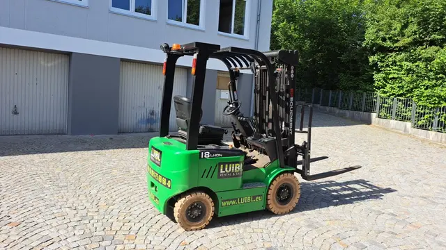 Bild 2 einer Mietmaschine vom Typ 1.8 ton elektrické štyri-Wheeler | EP EFL181 4800 mm