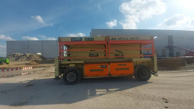 Bild 1 einer Mietmaschine vom Typ SBD-280 | JLG Liftlux 260-25