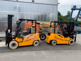 Obrázok stroja na prenájom typu 3.5 ton elektrické | Maximálna vysokozdvižný Vozík FBA35-JZ 4500 mm
