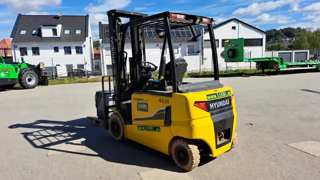 Bild 2 einer Mietmaschine vom Typ 3 ton elektrické | Hyundai 30BH-9 6000 mm