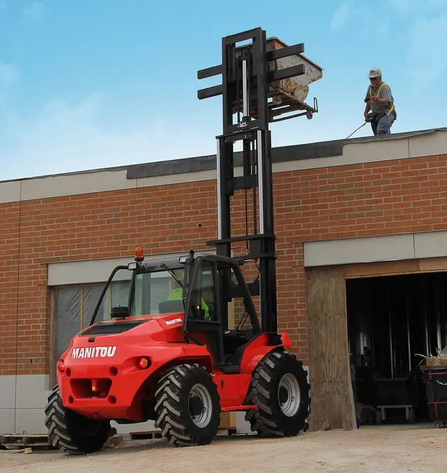 Bild 2 einer Mietmaschine vom Typ 5 Ton All Terrain Forklift | Manitou M50-4