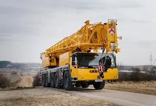 Obrázok stroja na prenájom typu mobilný žeriav 160 ton | Liebherr LTM 1160 5.2
