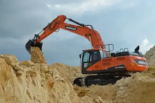 Image of a rental machine of type 30 Tons Crawler Excavator | Doosan DX-300LC-5
