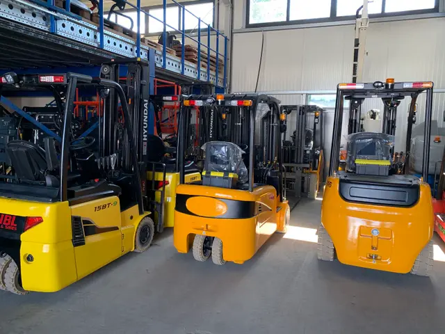 Bild 4 einer Mietmaschine vom Typ 2 ton elektrickú trojkolku | Max vysokozdvižný Vozík FB20S-MJZ 4500 mm
