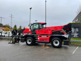 Vorschaubild 1 einer Mietmaschine vom Typ teleskopický vozík, TSR-7035 | Manitou MRT 3570