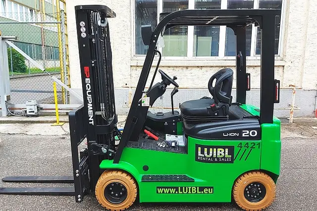 Bild 0 einer Mietmaschine vom Typ 2 ton elektrické štyri-Wheeler | EP CPD20L1 4800 mm