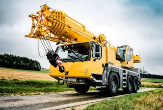 Vorschaubild 1 einer Mietmaschine vom Typ mobilný žeriav 60 ton | Liebherr LTM 1060 3.1
