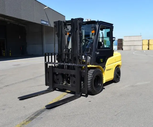 Bild 0 einer Mietmaschine vom Typ 5 ton Nafty | Hyundai 50DA-9 5980 mm