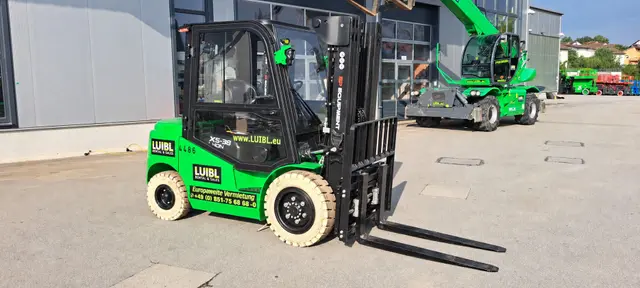 Bild 4 einer Mietmaschine vom Typ 3.8-tonne Electric Forklift | EP EFL382X5 4500 mm