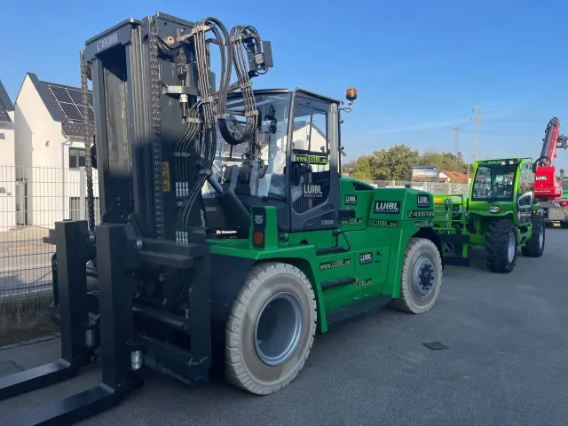 Bild 0 einer Mietmaschine vom Typ 18 tonnes diesel | Kalmar DCG 180-6T 4500 mm