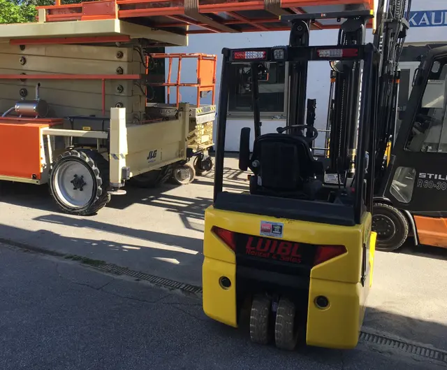 Bild 2 einer Mietmaschine vom Typ 1.5 tonne electric tricycle | Hyundai 15BT-9 5500 mm