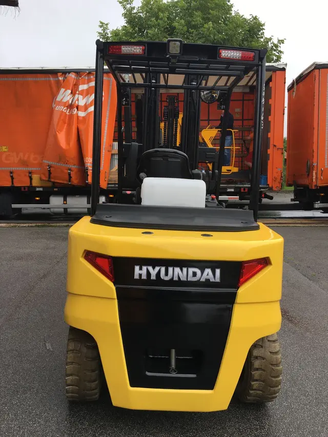 Bild 1 einer Mietmaschine vom Typ 5 ton elektrické | Hyundai 50B-9 6000 mm