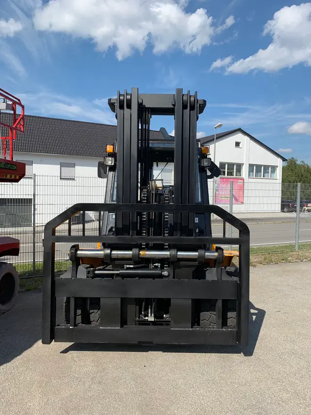 Bild 4 einer Mietmaschine vom Typ 5 ton Nafty | Maximálna vysokozdvižný Vozík FD50T 4800 mm