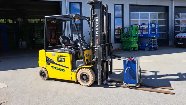Bild 1 einer Mietmaschine vom Typ 3 ton elektrické | Hyundai 30BH-9 6000 mm