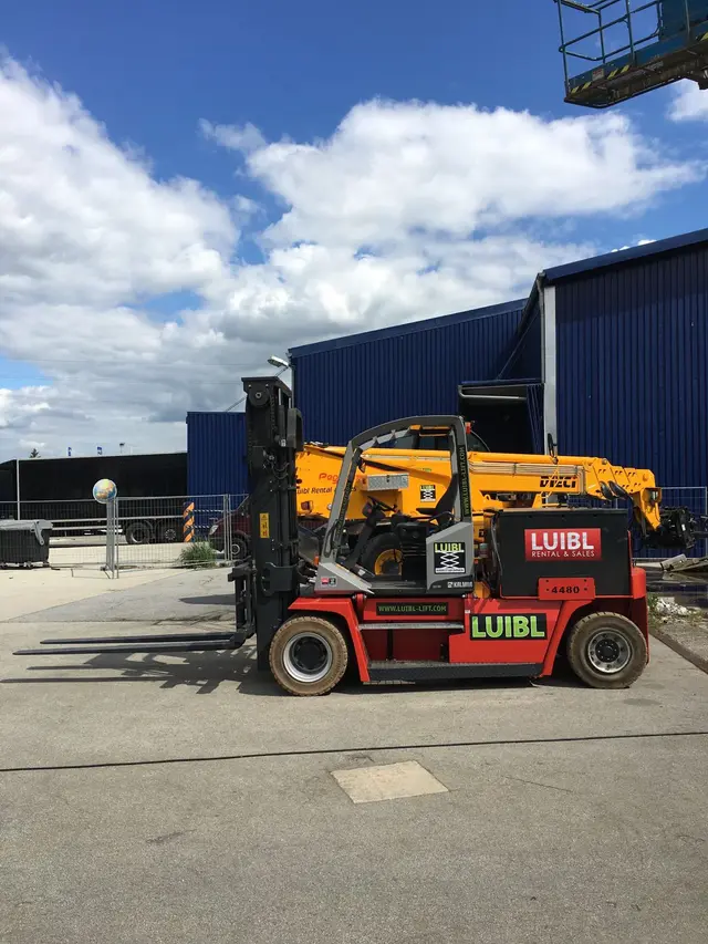 Bild 0 einer Mietmaschine vom Typ 8 tonnes electric | Kalmar ECF 80-9 3450 mm