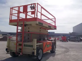 Vorschaubild 3 einer Mietmaschine vom Typ SBD-223 | JLG Liftlux 203-24