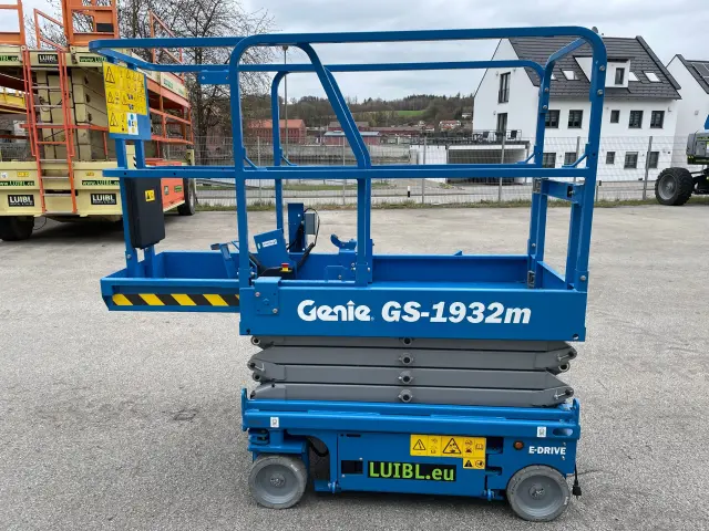 Bild 0 einer Mietmaschine vom Typ SBE-075 | Genie GS 1932m E-Drive