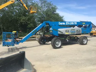 Vorschaubild 2 einer Mietmaschine vom Typ Genie ZX-135/70 prenájom – kĺbové, teleskopické plošiny 43m výška