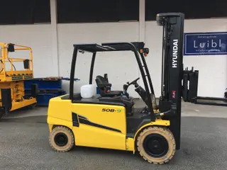 Vorschaubild 2 einer Mietmaschine vom Typ 5 ton elektrické | Hyundai 50B-9 6000 mm