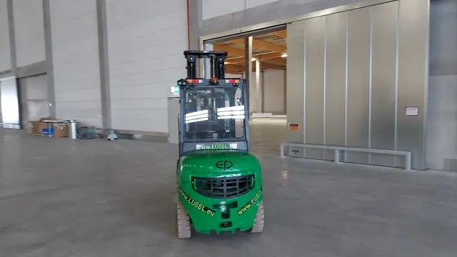 Bild 2 einer Mietmaschine vom Typ 3.5 ton elektrické | EP EFL352 6000 mm