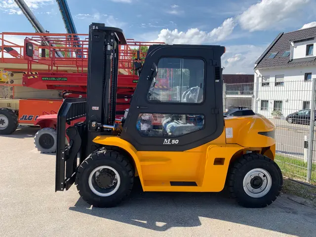 Bild 0 einer Mietmaschine vom Typ 5 ton Nafty | Maximálna vysokozdvižný Vozík FD50T 4800 mm