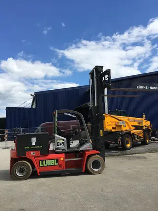 Vorschaubild 2 einer Mietmaschine vom Typ 8 tonnes electric | Kalmar ECF 80-9 3450 mm