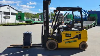 Obrázok stroja na prenájom typu 3 ton elektrické | Hyundai 30BH-9 6000 mm