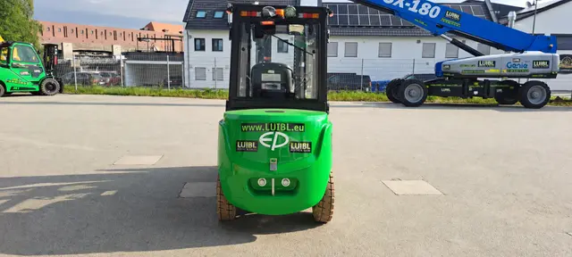 Bild 1 einer Mietmaschine vom Typ 3.8-tonne Electric Forklift | EP EFL382X5 4500 mm