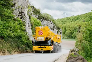 Vorschaubild 2 einer Mietmaschine vom Typ mobilný žeriav 650 ton | Liebherr LTM 1650 8.1