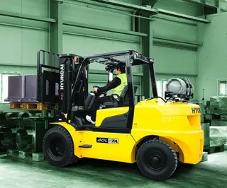 Obrázok stroja na prenájom typu 4 ton Plynu | Hyundai 40 L-7A 6030 mm