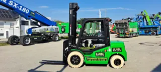 Image of a rental machine of type 3.8-tonne Electric Forklift | EP EFL382X5 6000 mm