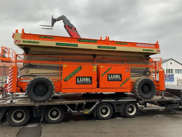 Bild 2 einer Mietmaschine vom Typ SBD-337 | Holland Lift HL 340D30 4WDS/N
