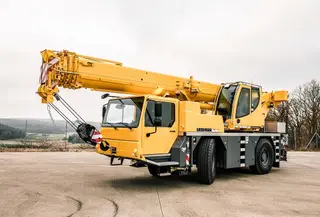Obrázok stroja na prenájom typu Mobilkran 40 Tonnen | Liebherr LTM 1040 2.1