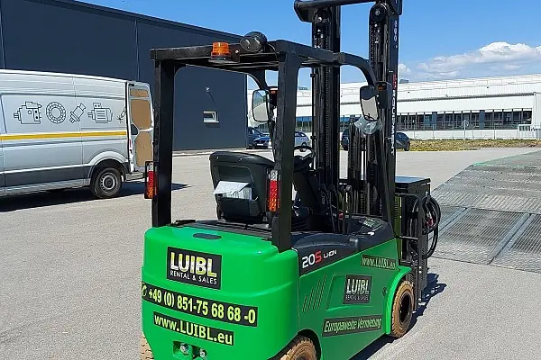 Bild 1 einer Mietmaschine vom Typ 2 ton elektrické štyri-Wheeler | EP CPD20L1S 6000 mm